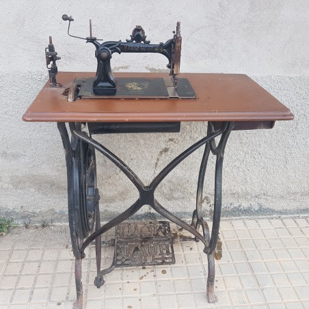 Maquina coser HOWE MOL