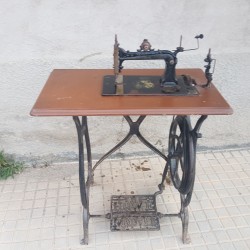 Maquina coser HOWE MOL