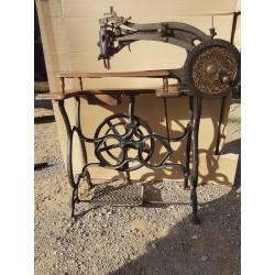 Maquina Coser Antigua