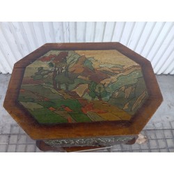 Costurero antiguo de madera y metal