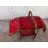 Antiguo costurero de mimbre